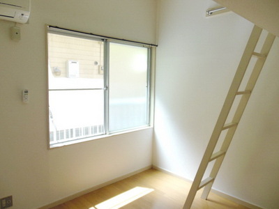 Living and room. 6 Pledge of Western-style