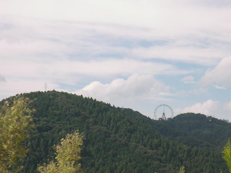 View photos from the local. Good view in all compartment facing south. Views of the Lake Sagami Pleasure Forest.