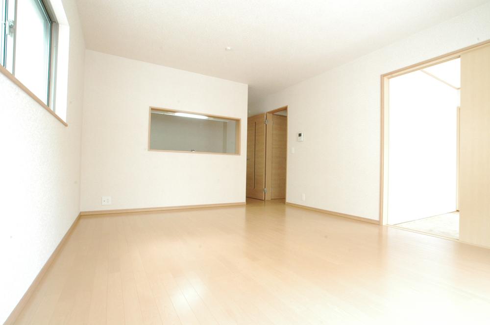 Same specifications photos (living). Relax in a bright shade of living