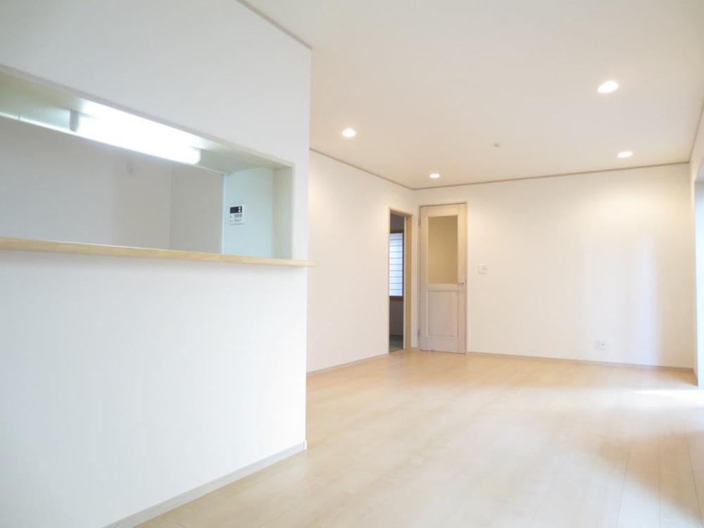 Living. LDK Face-to-face kitchen