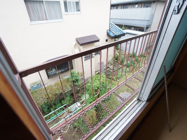 Other Equipment. Japanese-style room 6 tatami flower box