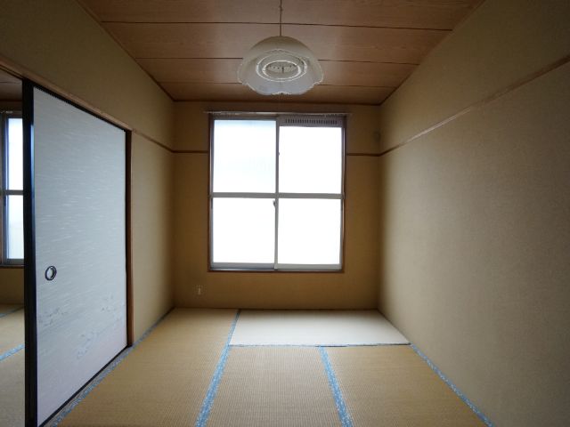 Living and room. Japanese-style room 6 tatami