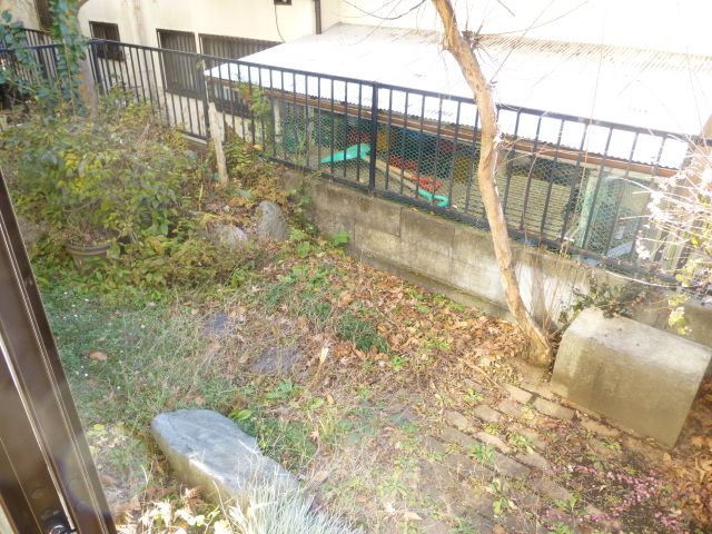 Garden. ◇ comes with a private garden ◇