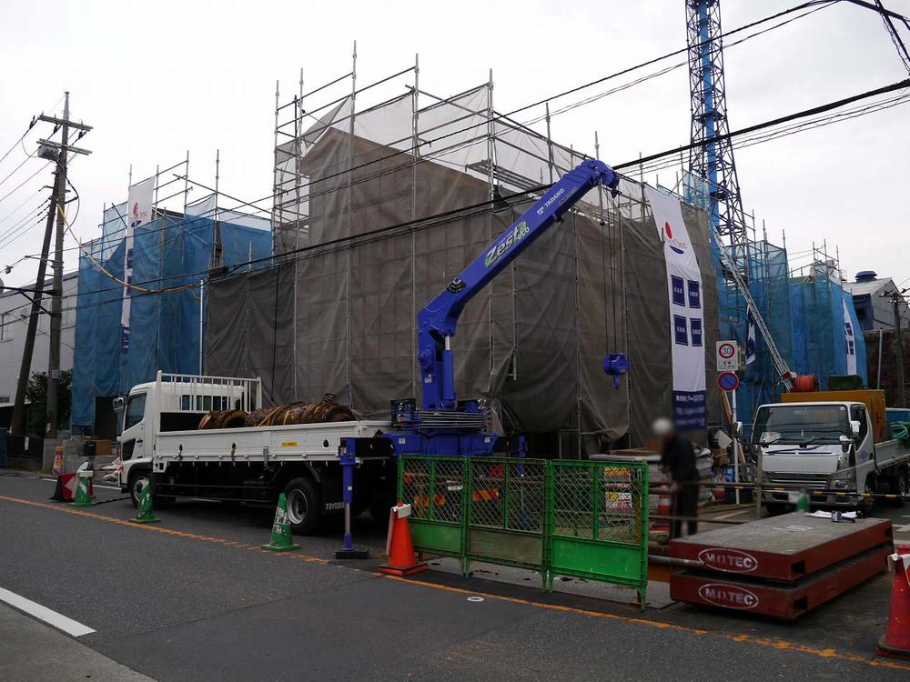 Local appearance photo. Hashimoto ・ Super in Minami-Hashimoto Station 2 Station walking distance ・ Drugstore also nearby living environment is also good. Solar power generation systems equipped with housing.