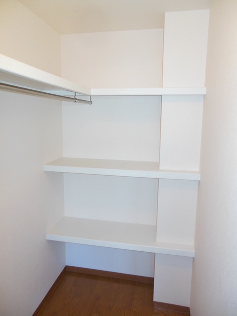 Receipt. Spacious storage