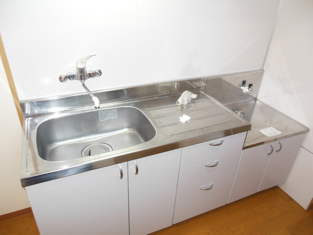 Kitchen. Is a two-burner stove can be installed kitchen