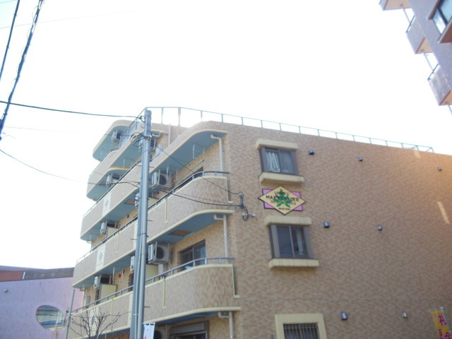 Building appearance. Street at night even brighter, Recommended for women because the auto-lock also