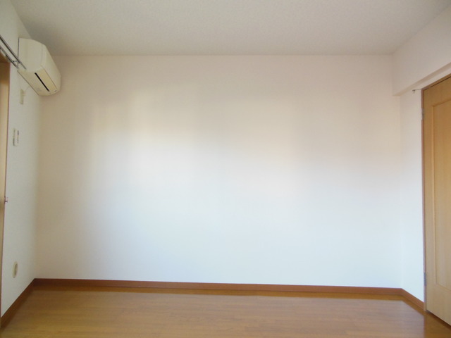 Other room space. Spacious rooms