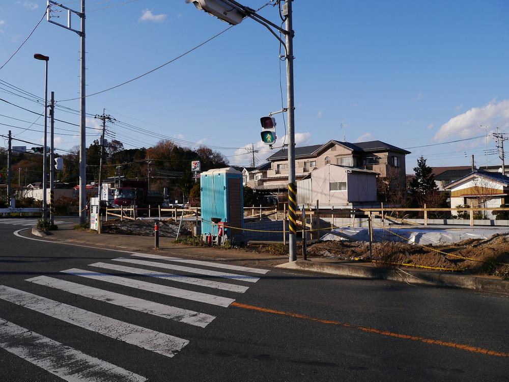Local photos, including front road. It is also a good per sun in the south road. It is also a good many living environment commercial facilities around.