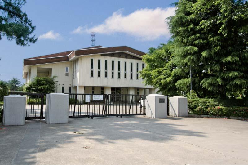 Junior high school. 2200m to Asahi Junior High School