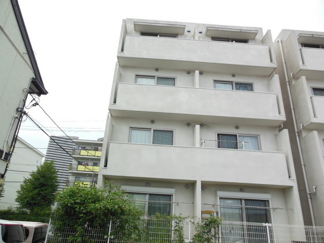 Building appearance. Bicycle to Tama Art University, 13 minutes ・ Bicycle until the School of Design 20 minutes