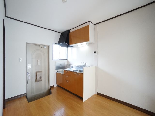 Kitchen. With bright window