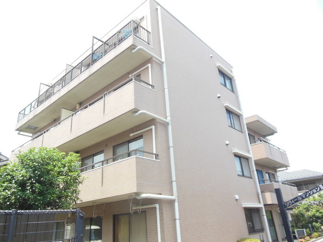 Building appearance. About 6 minutes by bicycle to Hashimoto Station