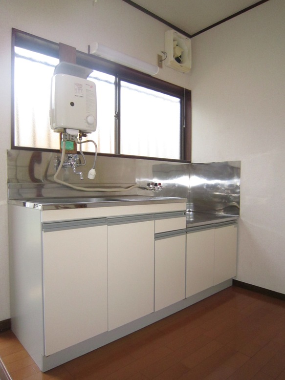 Kitchen. Gas stove installation Allowed