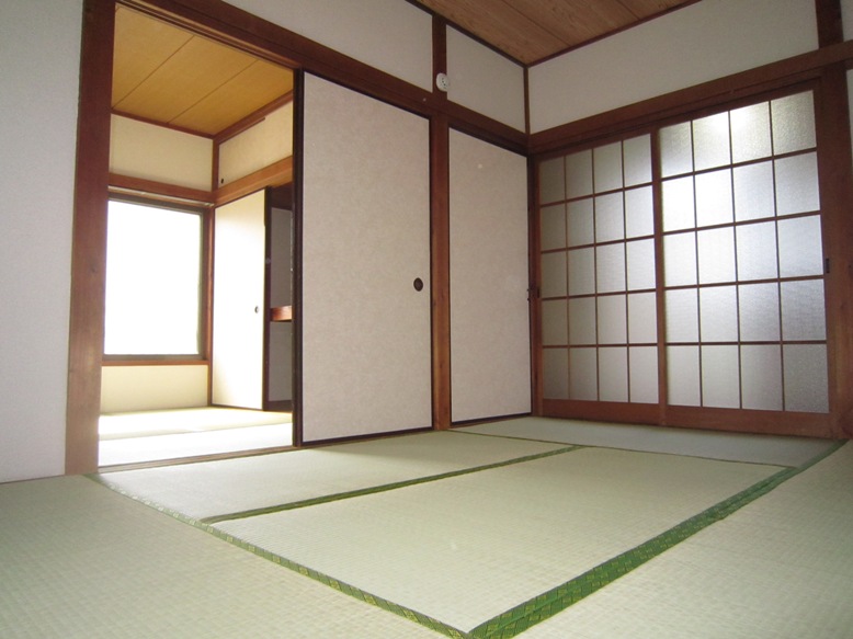 Living and room. Japanese-style room 6 quires
