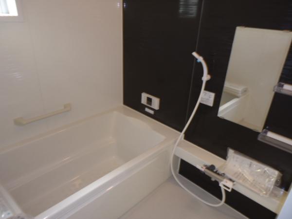 Same specifications photo (bathroom)