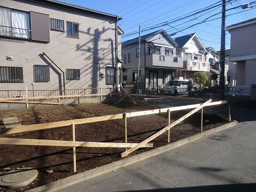 Local photos, including front road. Exterior Photos