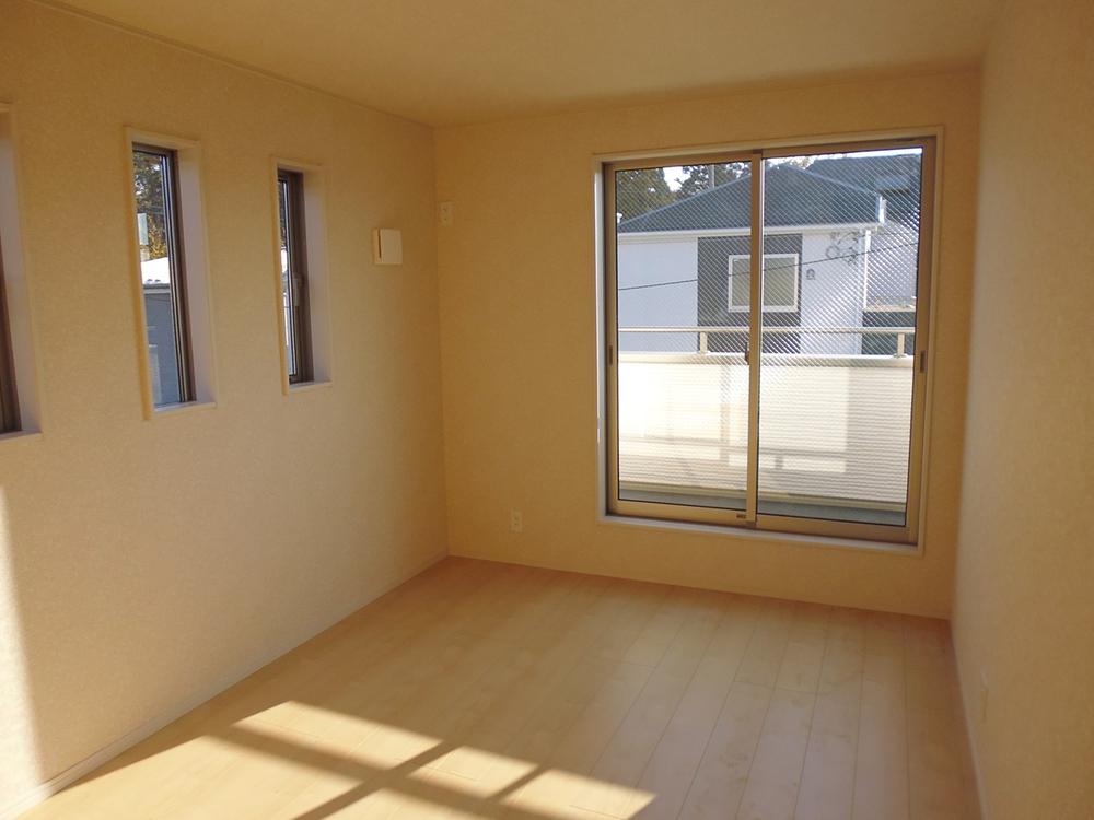 Non-living room. 1 Building