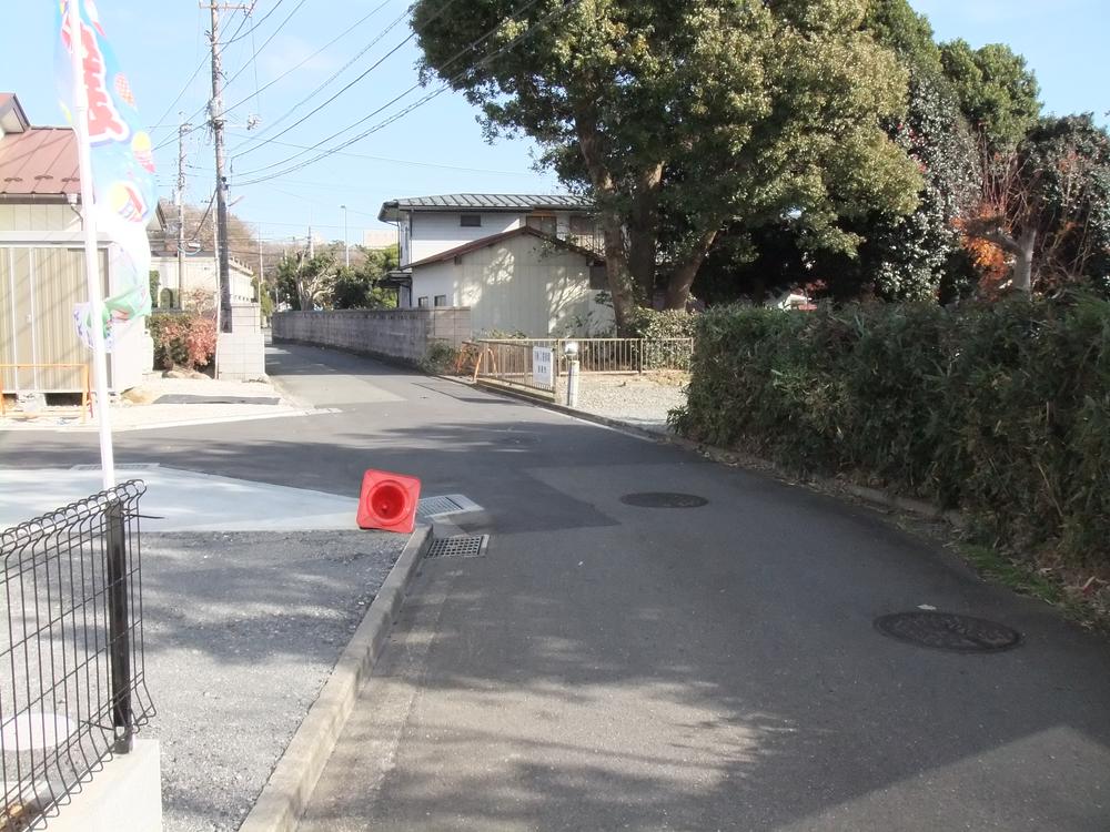 Local photos, including front road. Local (12 May 2013) Shooting