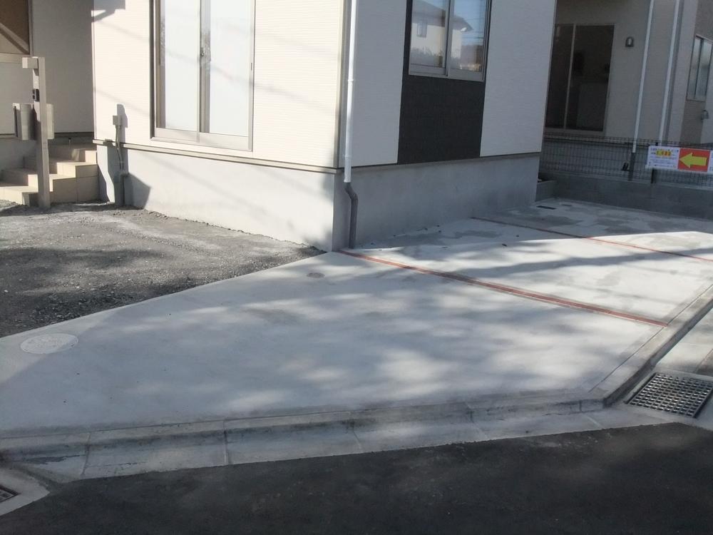 Parking lot. Local (12 May 2013) Shooting