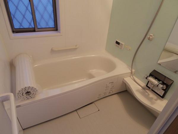 Bathroom. Building 2 Indoor (11 May 2013) Shooting