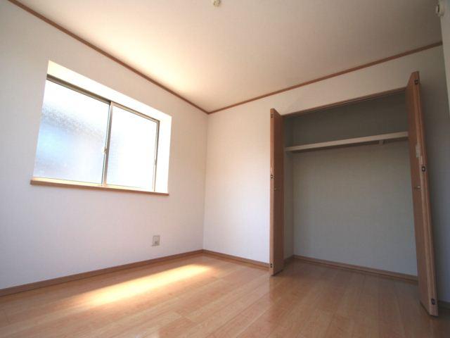 Same specifications photos (Other introspection). Same specifications