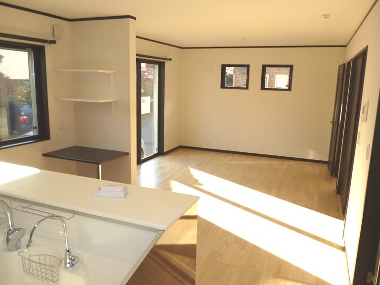 Living. South-facing 18 quires LDK