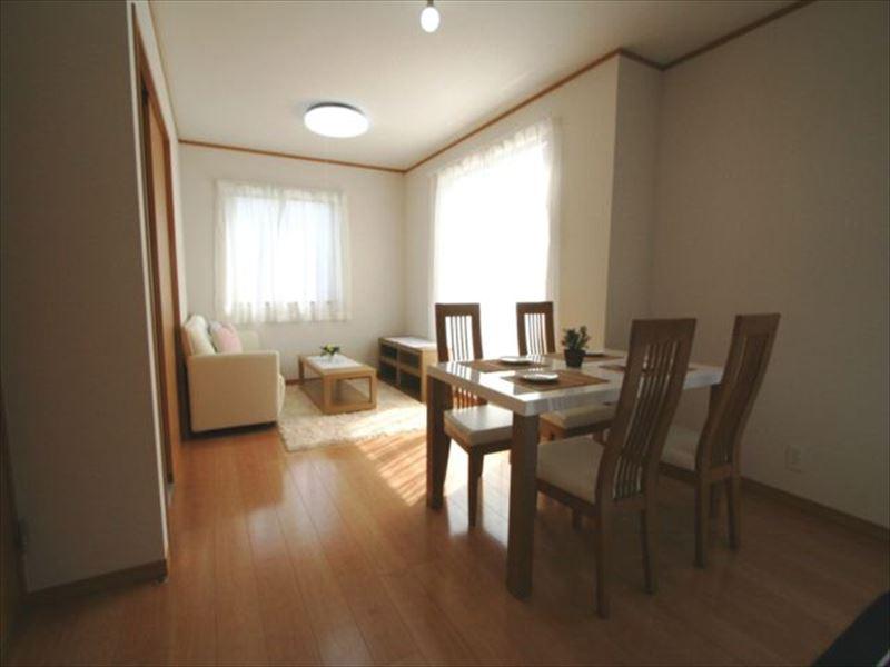 Same specifications photos (living)