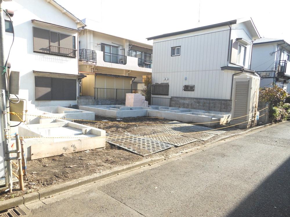 Local photos, including front road. Local (12 May 2013) Shooting