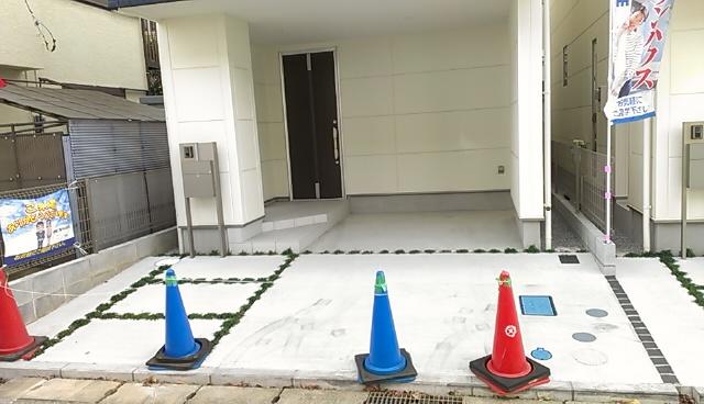 Parking lot. Local (12 May 2013) Shooting