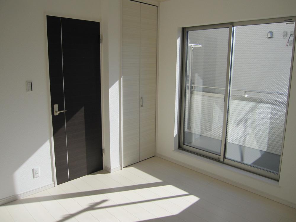 Non-living room. Indoor (11 May 2013) Shooting