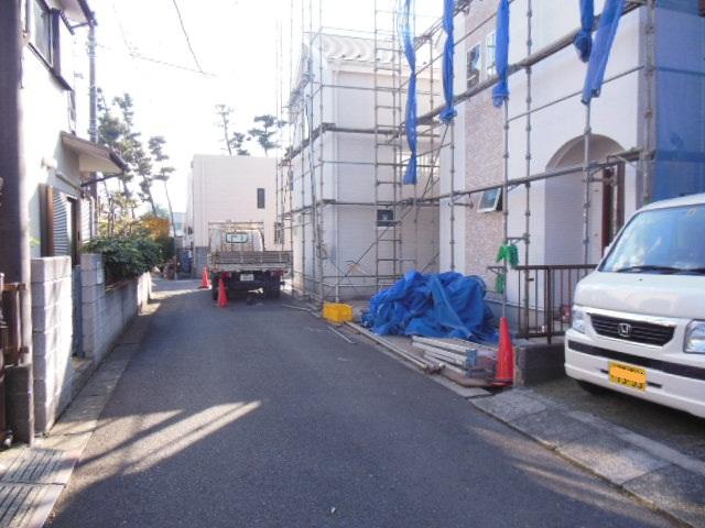 Local photos, including front road. Local (11 May 2013) Shooting