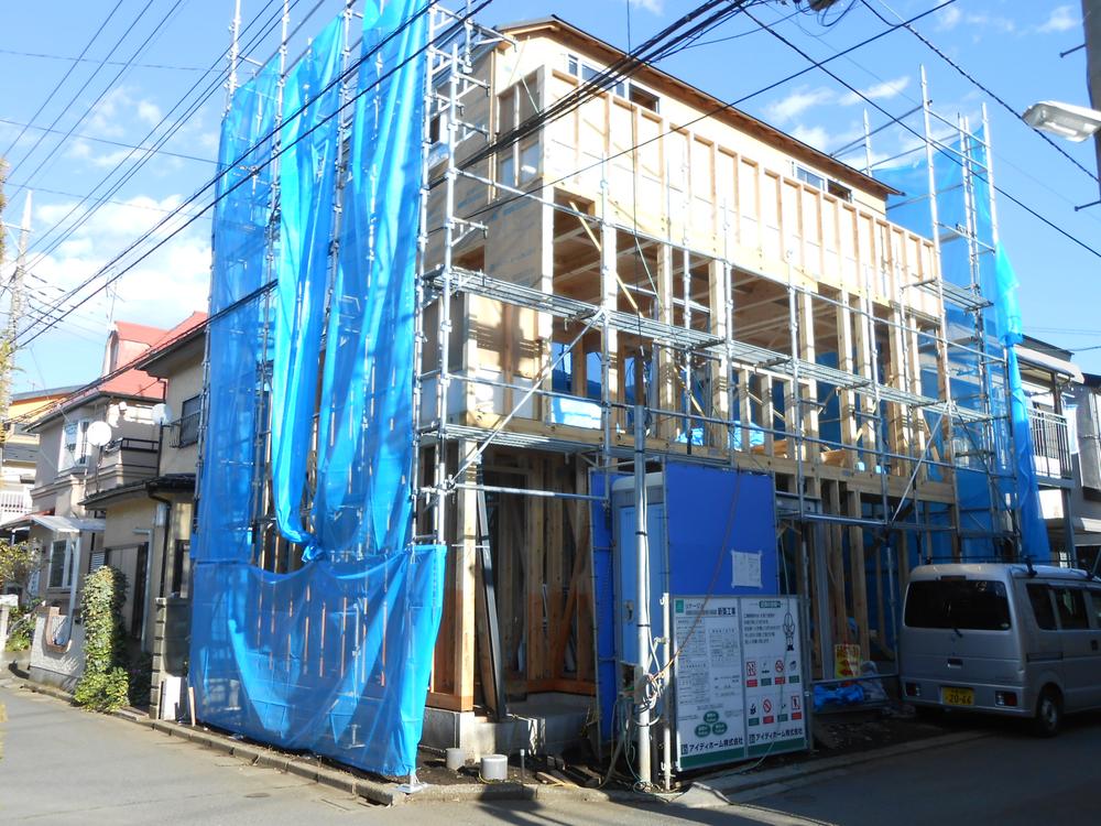 Local appearance photo. Local (12 May 2013) Shooting