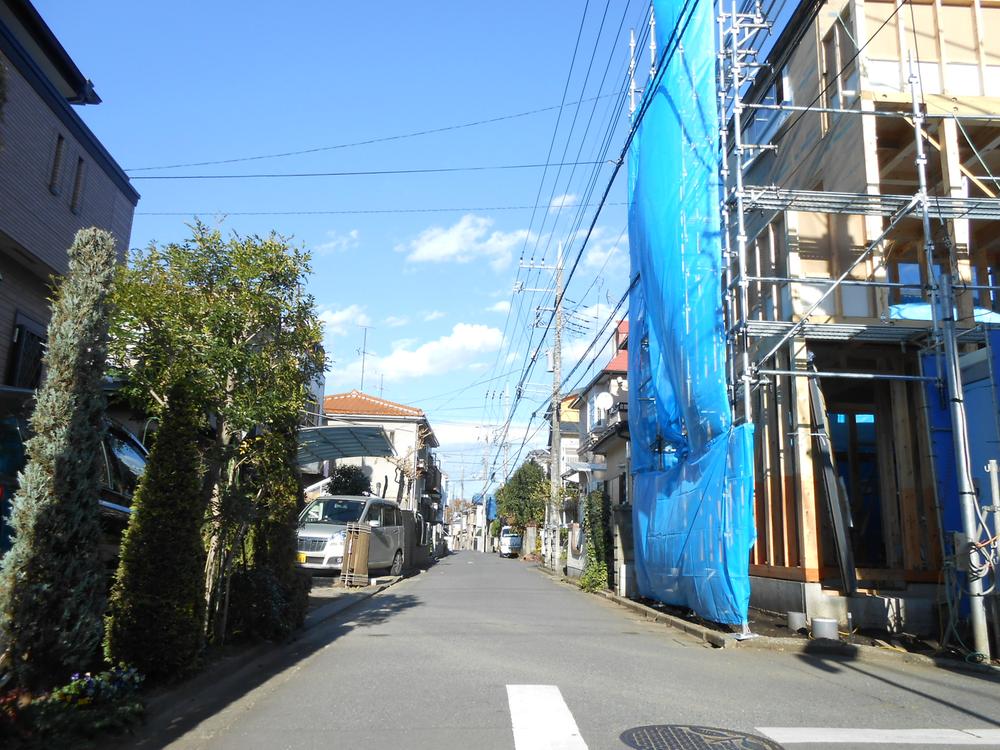 Local photos, including front road. Local (12 May 2013) Shooting