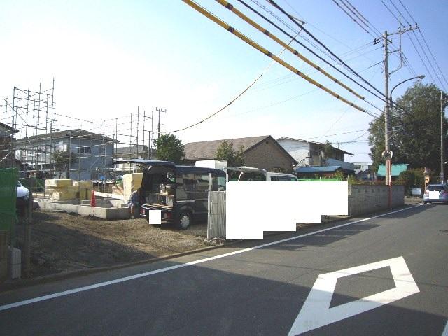 Local photos, including front road. Adjacent road