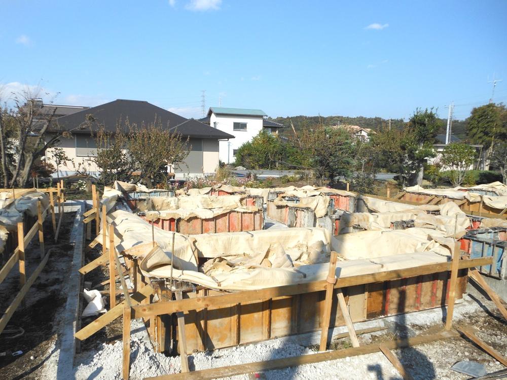 Local appearance photo. 4 Building