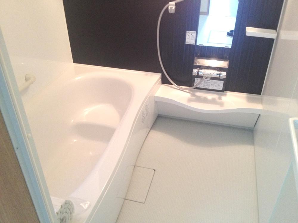 Bathroom. 1 Building