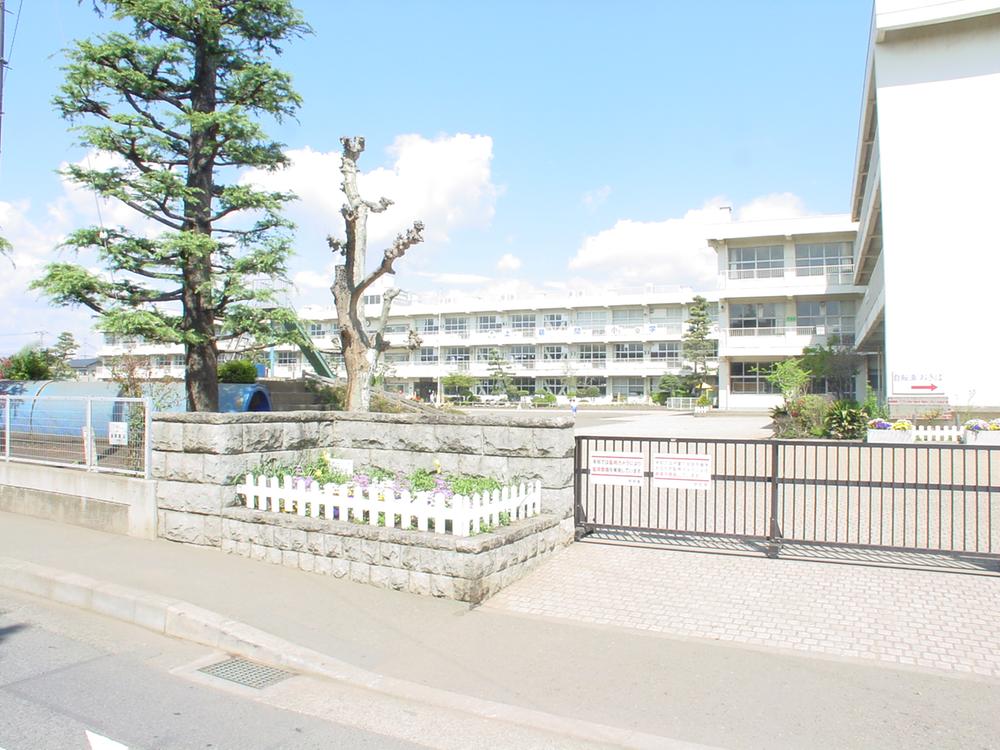 Primary school. Kamitsuruma until elementary school 1300m