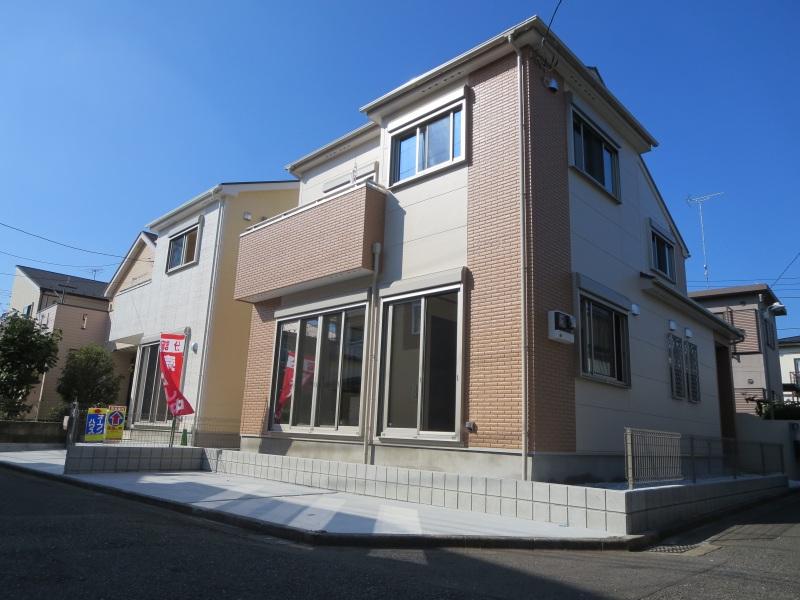 Local photos, including front road. A Building Southeast corner lot, We face the public roads.