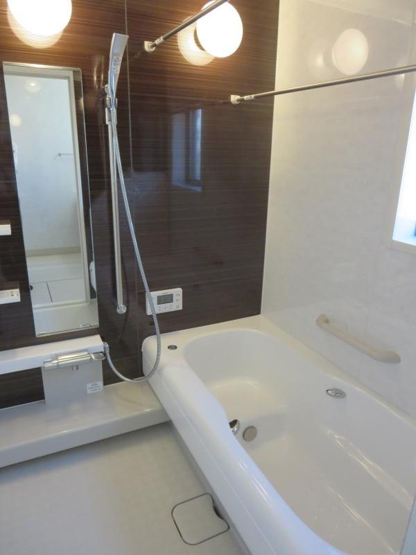 Bathroom. Large bathroom of 1 pyeong type to heal fatigue of the day.