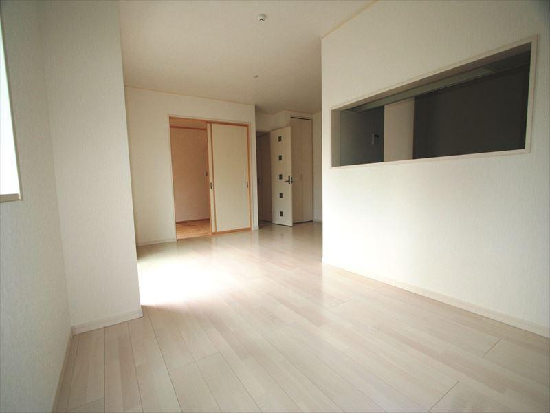 Same specifications photos (living)