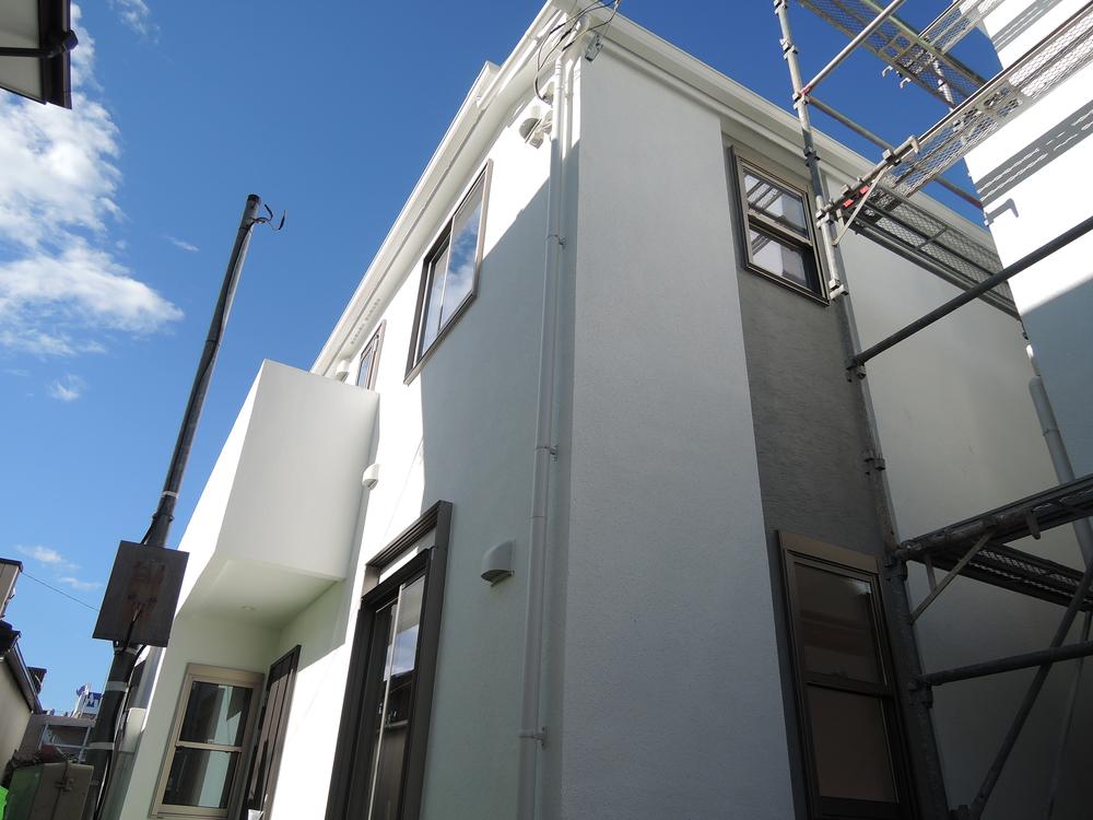 Local appearance photo. Local (12 May 2013) Shooting