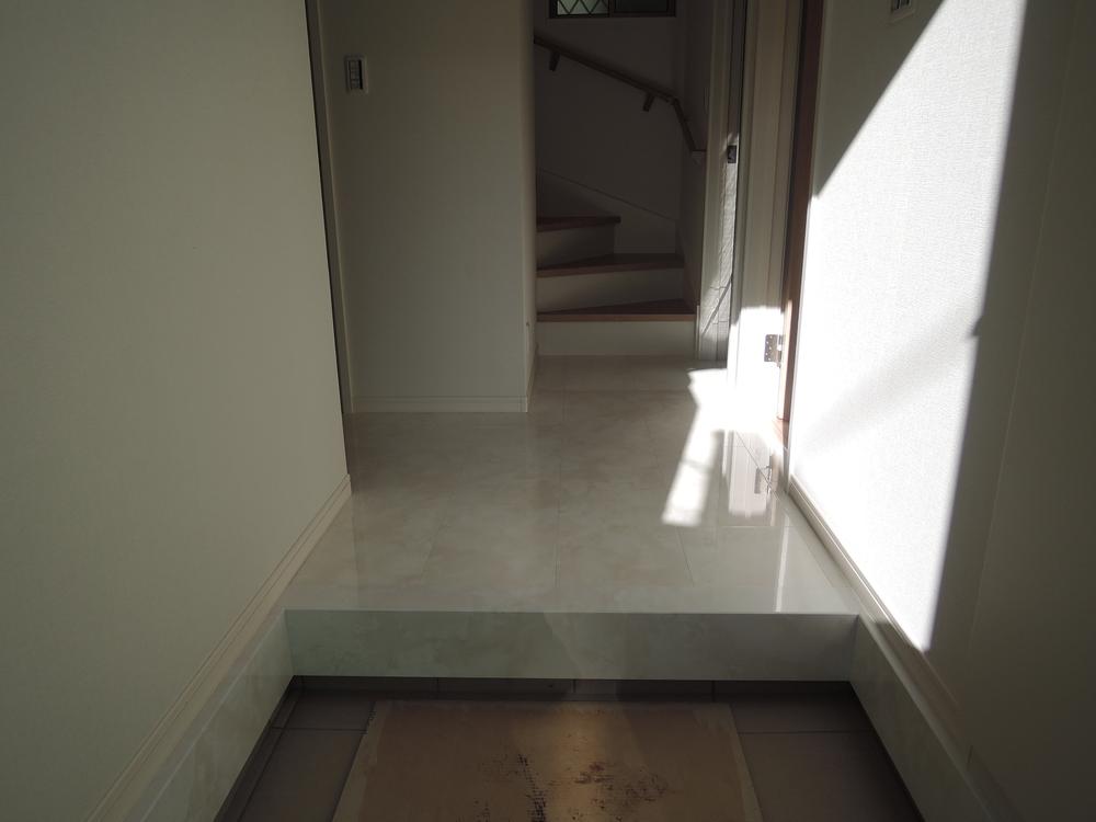 Entrance. Indoor (12 May 2013) Shooting