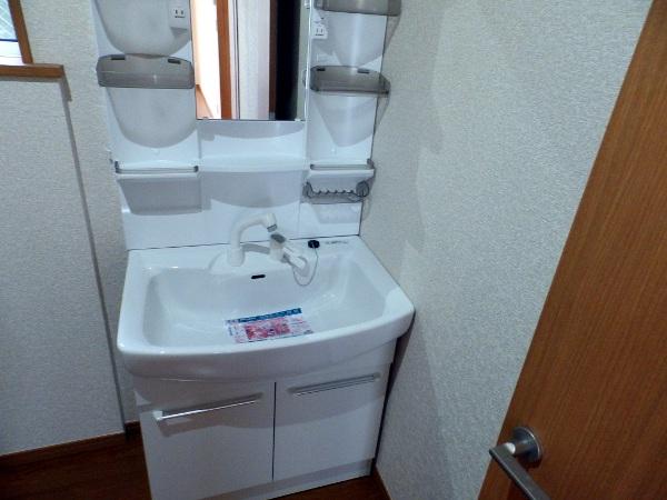 Wash basin, toilet. Indoor (10 May 2013) Shooting