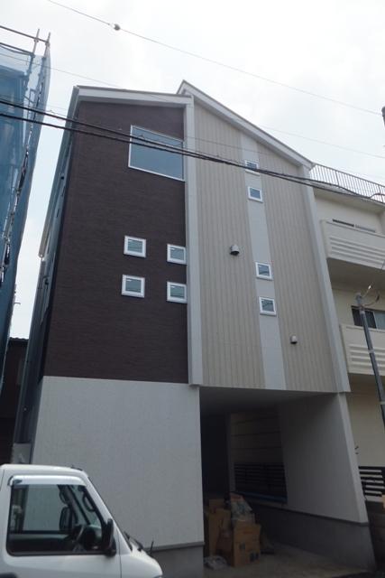 Local appearance photo. Local (11 May 2013) Shooting