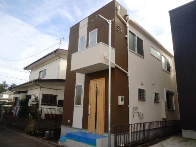 Local photos, including front road. Appearance is simple modern tone