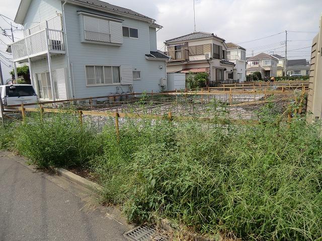 Local photos, including front road. 1 Building
