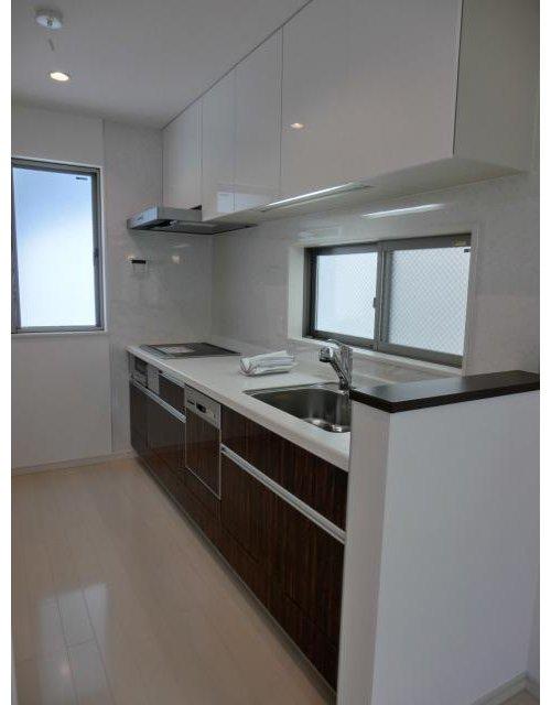 Kitchen. Indoor (April 2013) Shooting