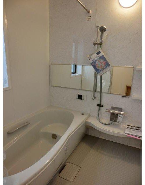 Bathroom. Indoor (April 2013) Shooting