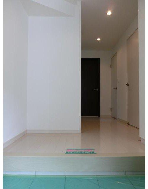 Entrance. Indoor (April 2013) Shooting